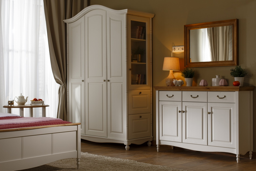 Шкаф белый 3 створчатый Айно №3