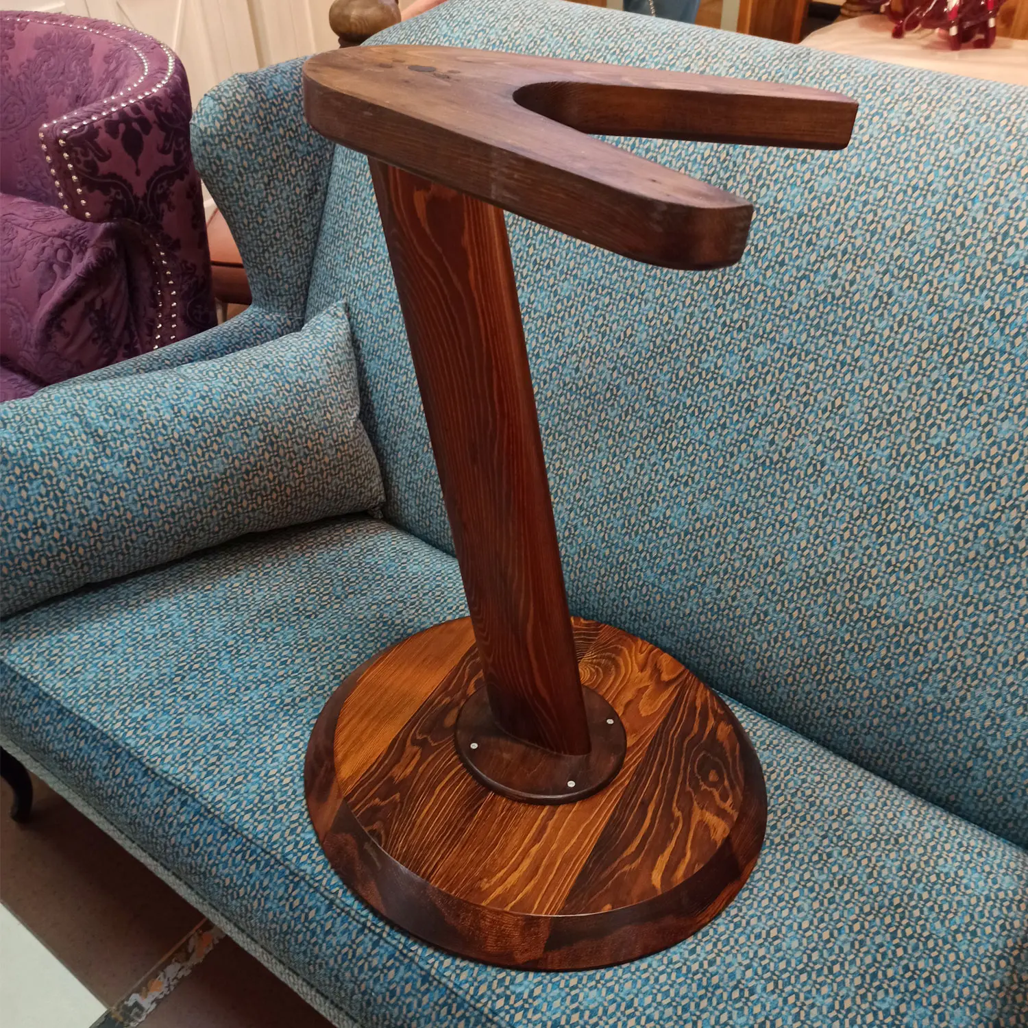 Столик из натурального дерева приставной ОВ 01