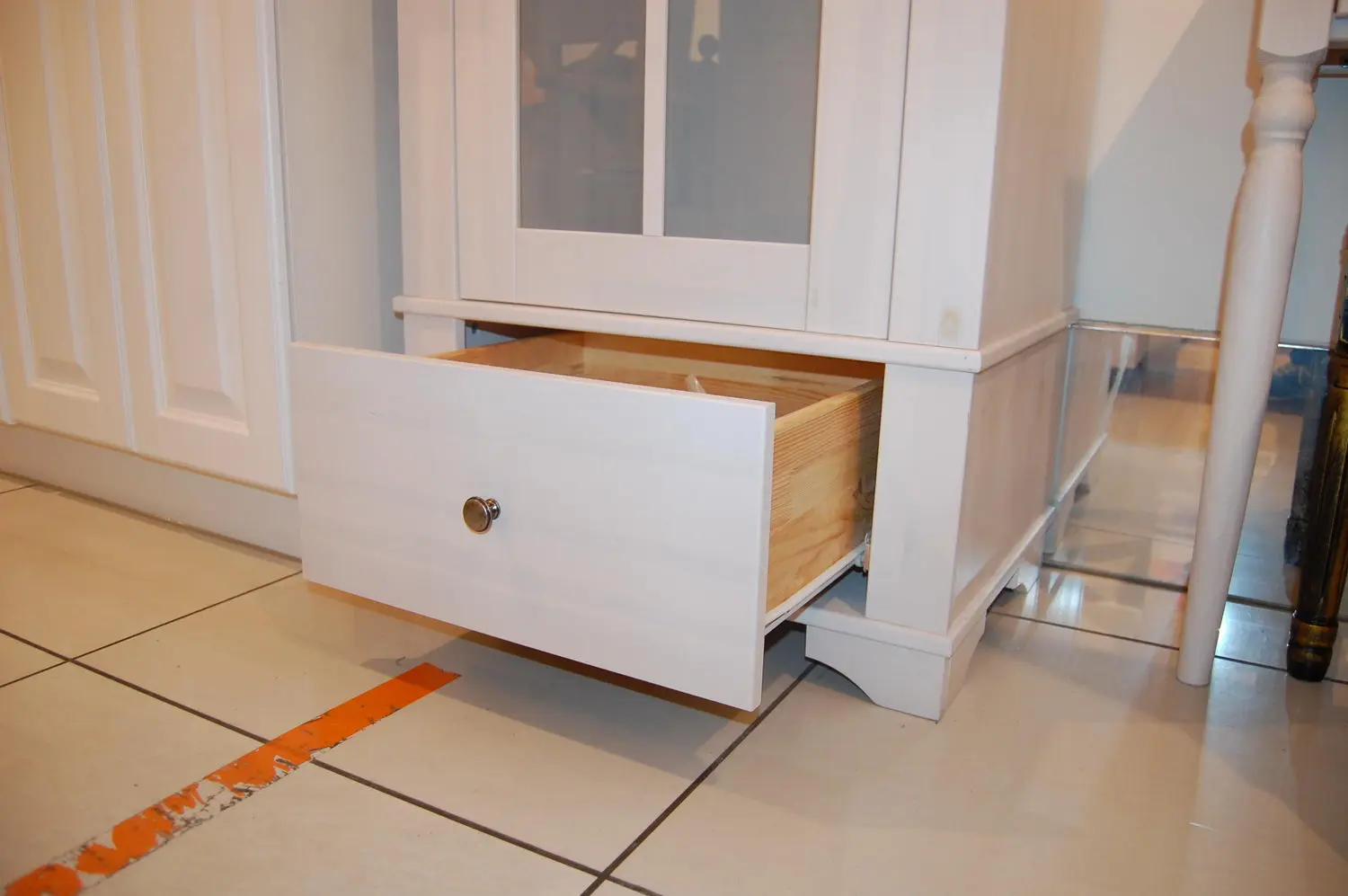 Витрина 1 ящик Бейли белый воск