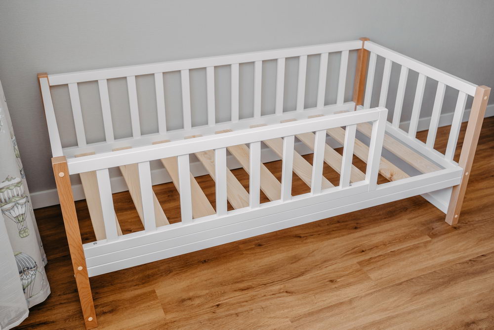 Кроватка Бейсик Бук 1800х900 - Белая - Стойки Без покрытия