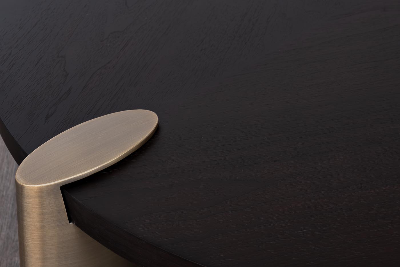 58DB-CT17191 Стол журнальн.темный орех