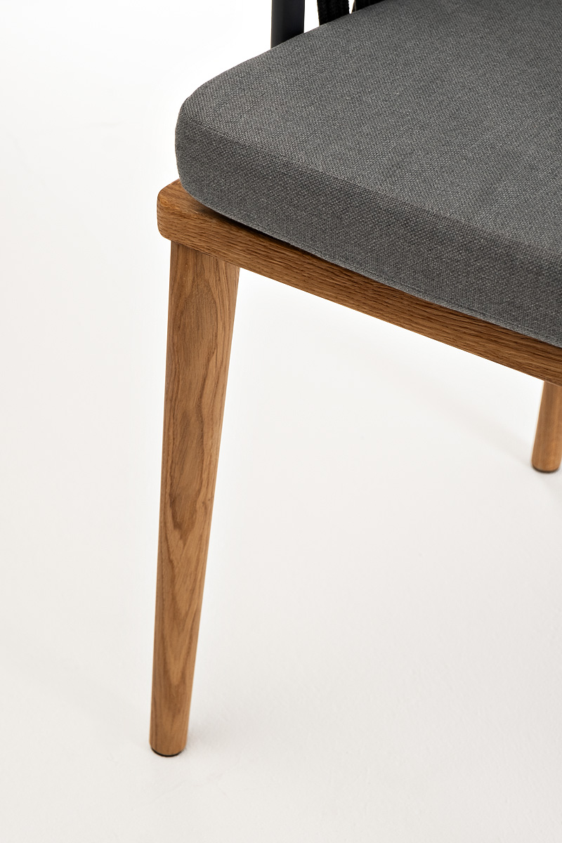 "Диого" стул плетеный из роупа, основание дуб, роуп темно-серый круглый, ткань серая