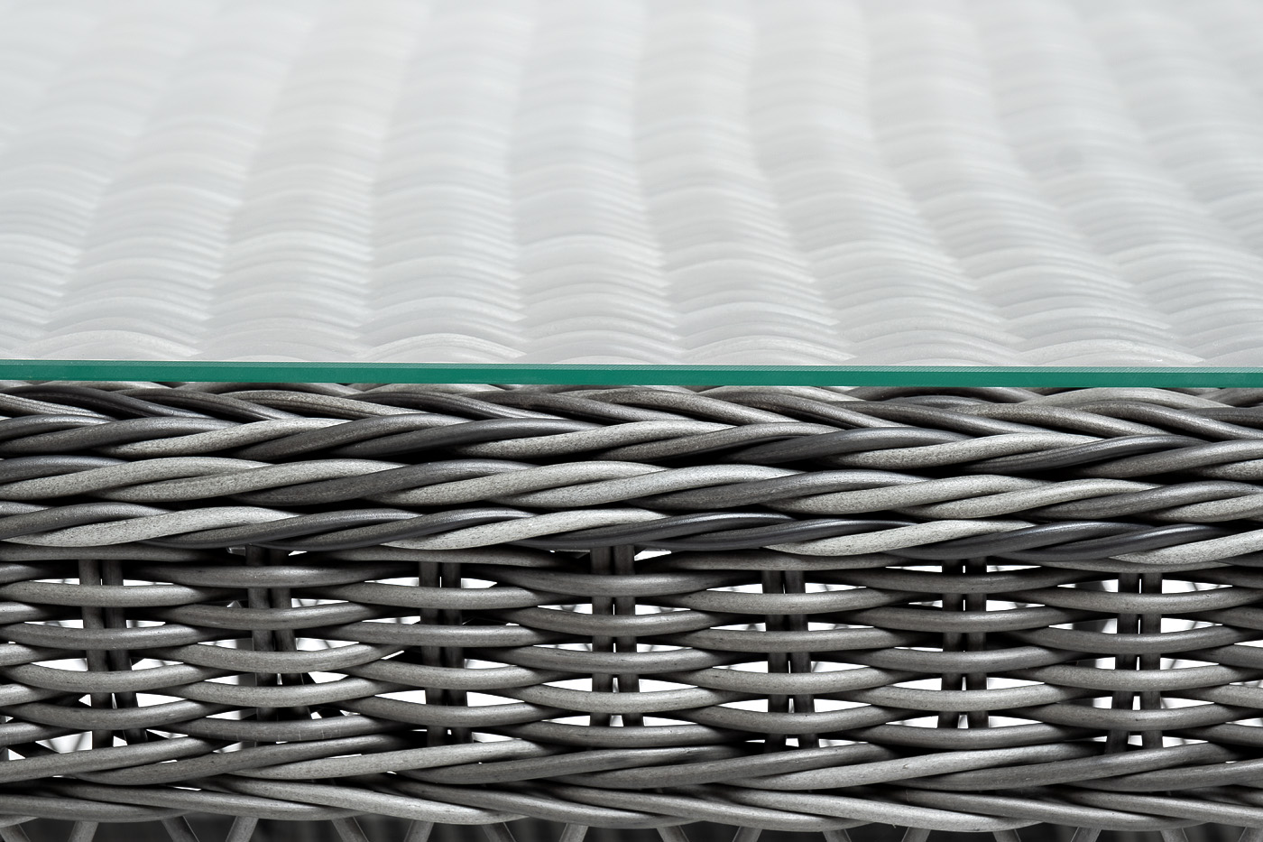 "Грандинелли" стол журнальный из искусственного ротанга, цвет графит